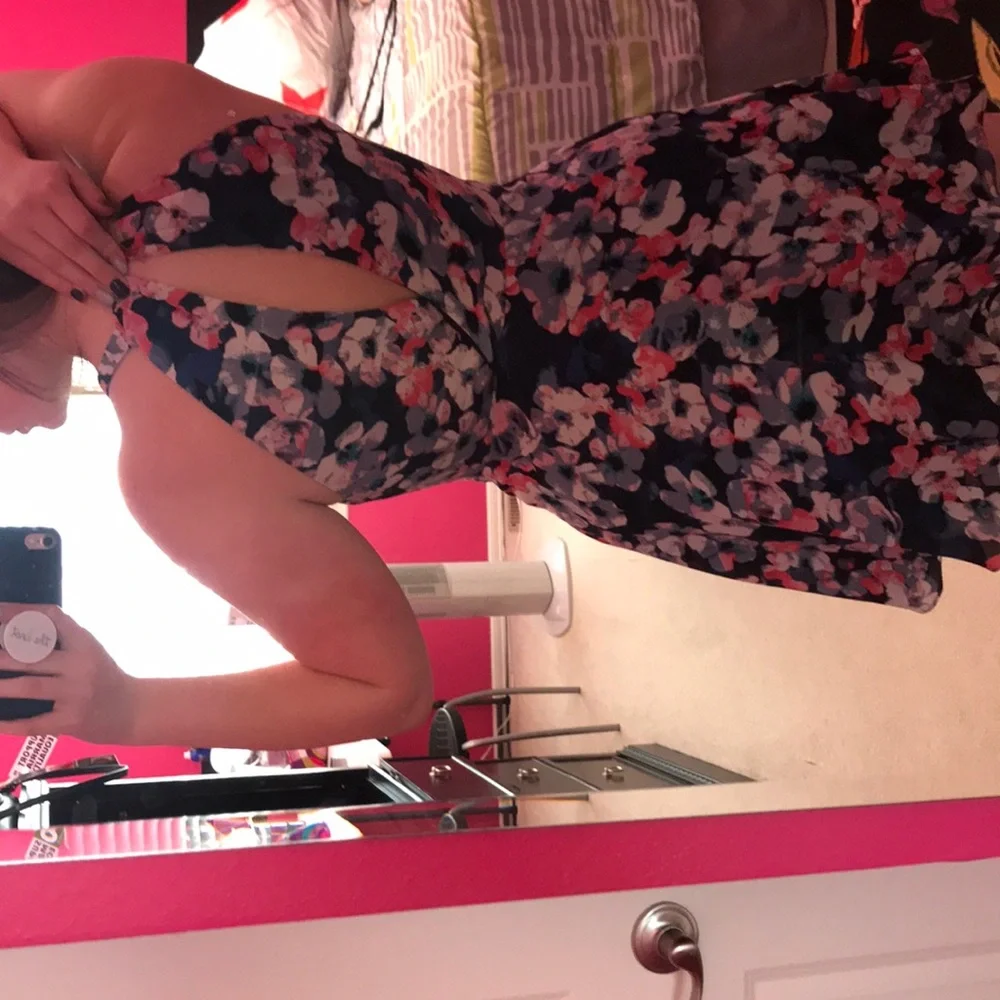 Express floral dress - Picture 4 of 6